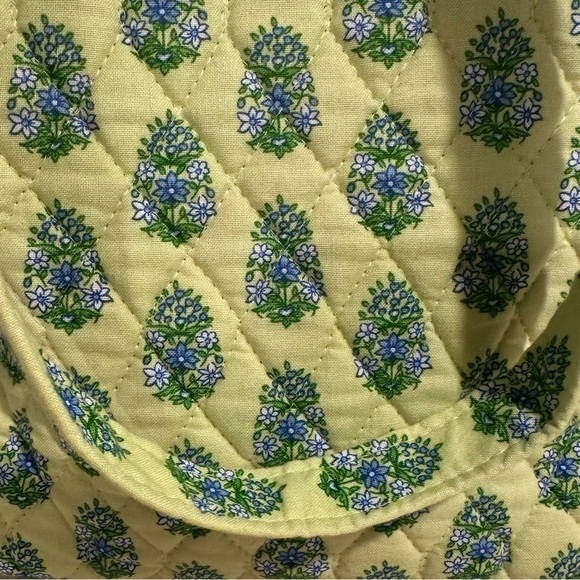 Vera Bradley Medium Tote in Citrus, Button Toggle Closure, Retired 2006 Vintage - Picture 3 of 12